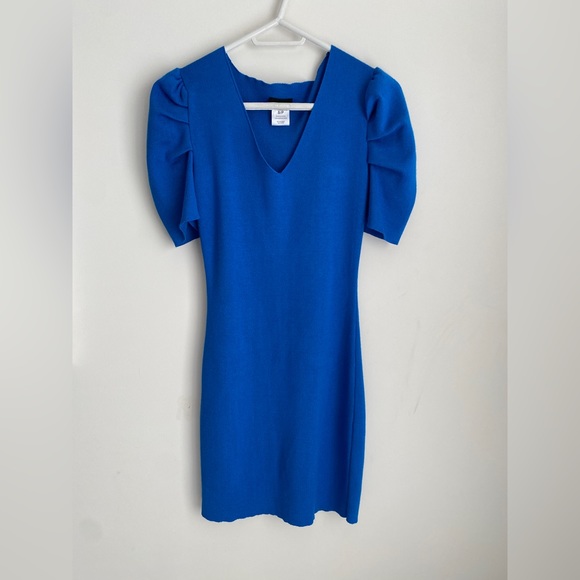 Line knit dress - Picture 3 of 9